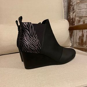 Womens TOMS black wedges